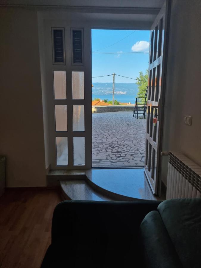 Moro Vrbnik 2 Appartement Buitenkant foto